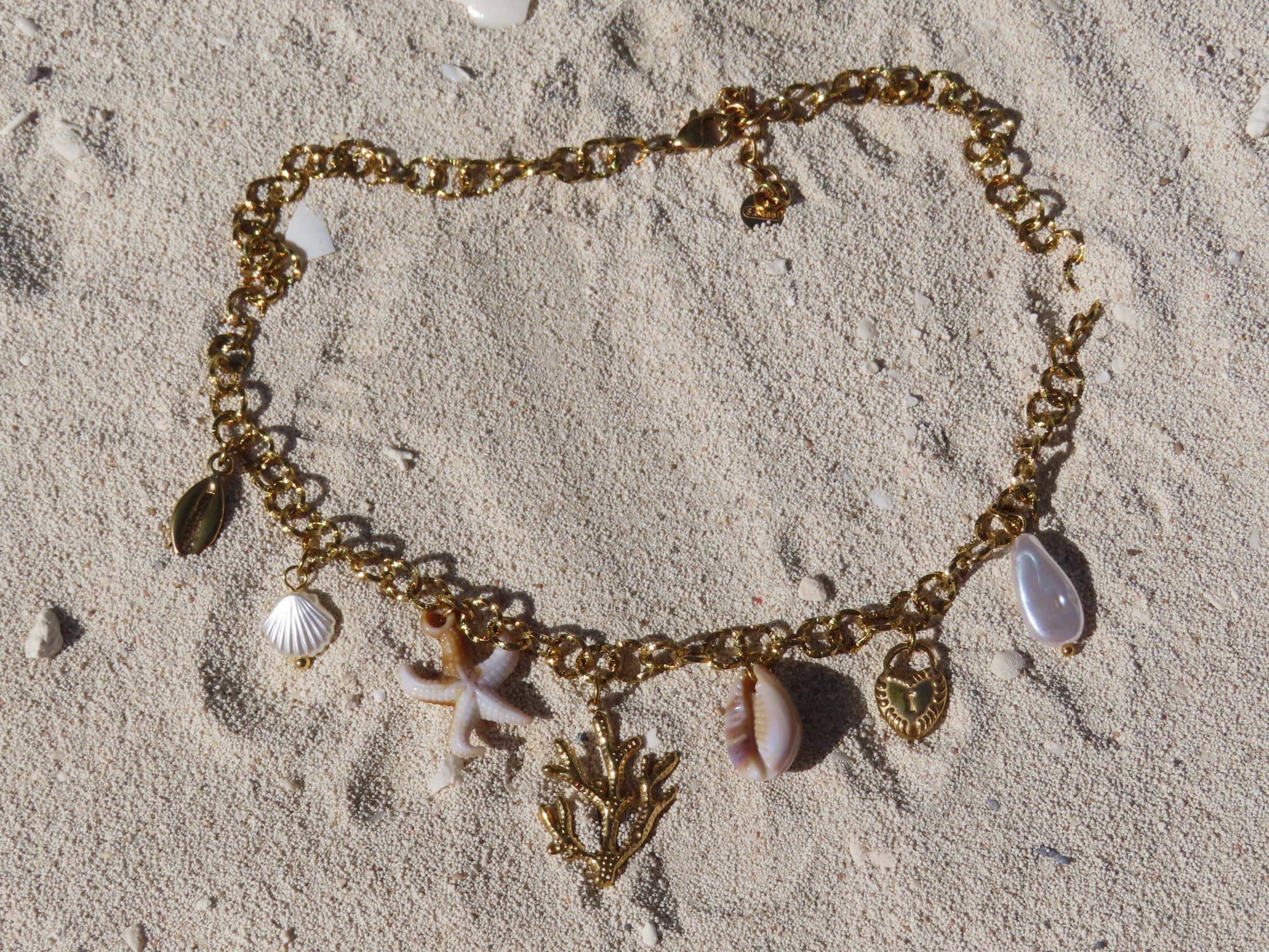 Tropical necklace